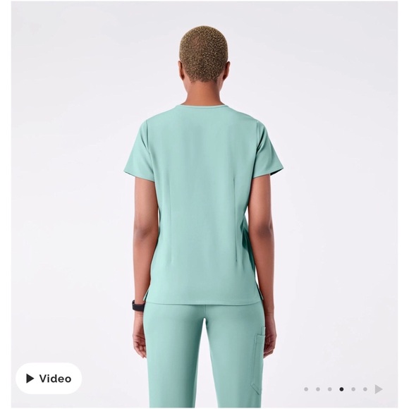 FIGS Casma Three Pocket Scrub Top in Aqua Blue Size XS - Picture 4 of 10